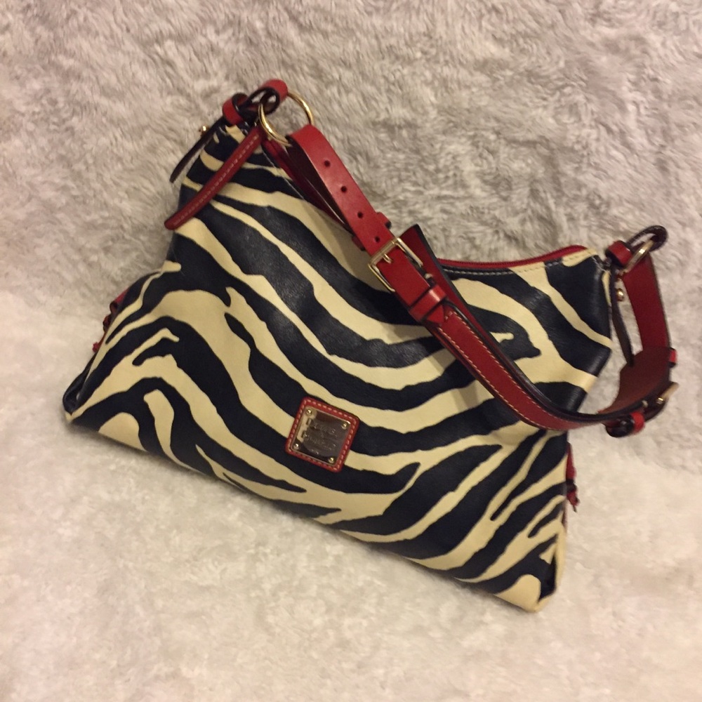 Dooney and Bourke leather shoulder bag EUC
